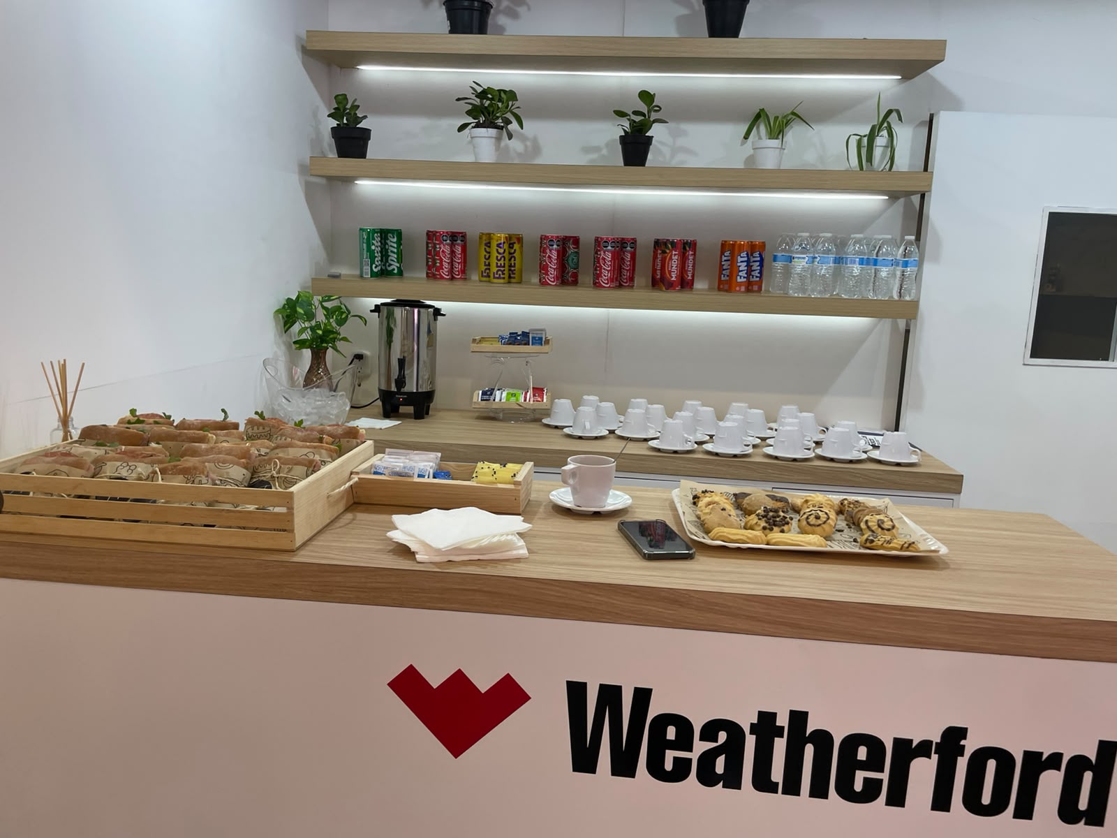 Montaje de coffee break en stand